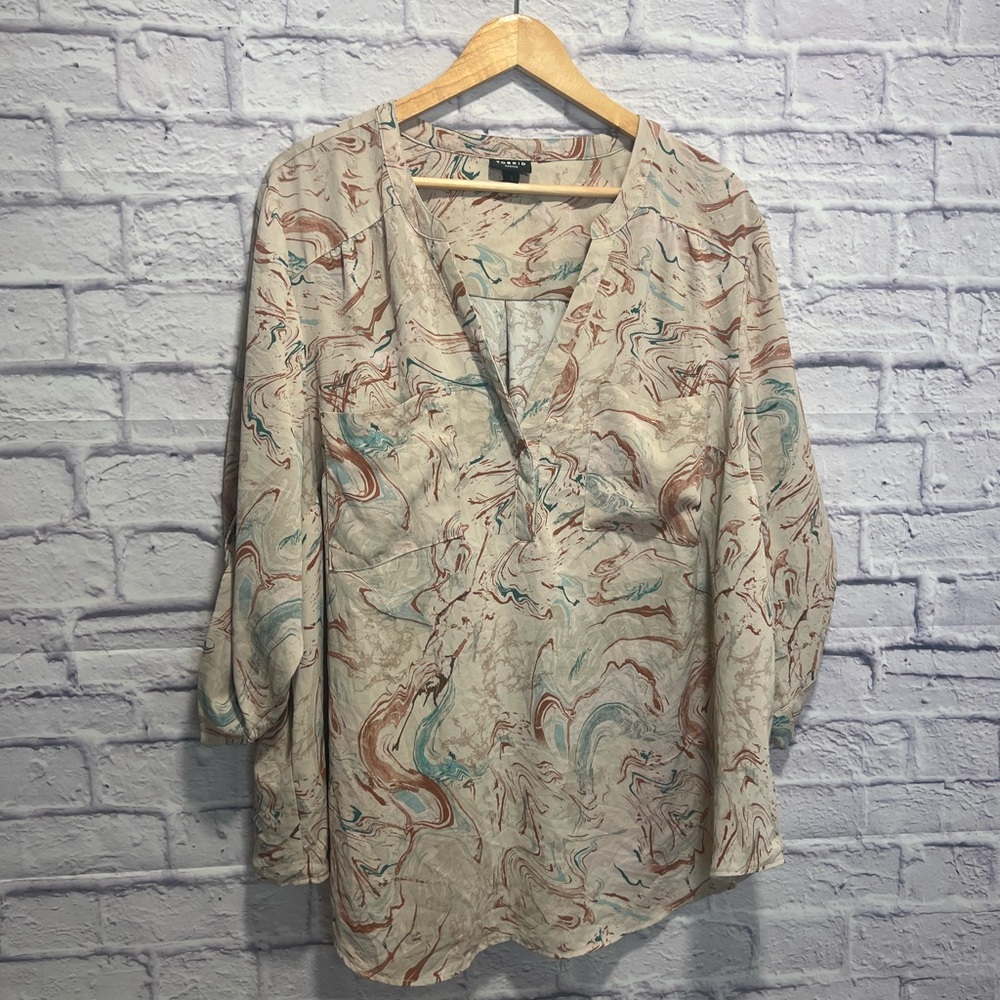 Torrid 3x Swirl Pattern V-Neck Blouse